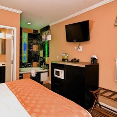 The Prince Hotel Tunkhannock Екстериор снимка