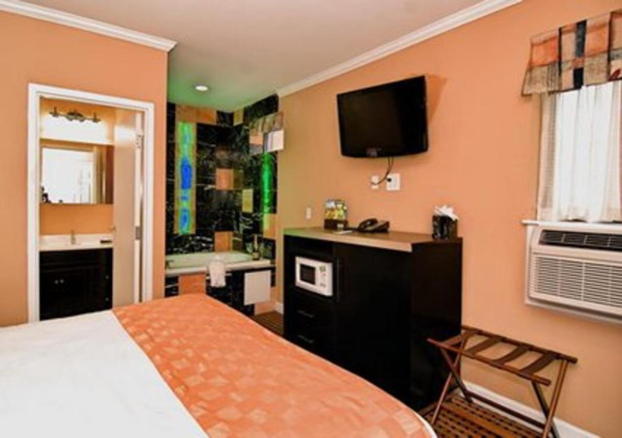 The Prince Hotel Tunkhannock Екстериор снимка